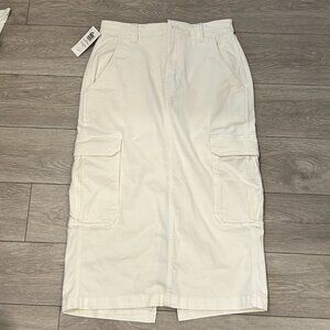 NWT Aritzia TNA cotton twill cargo skirt